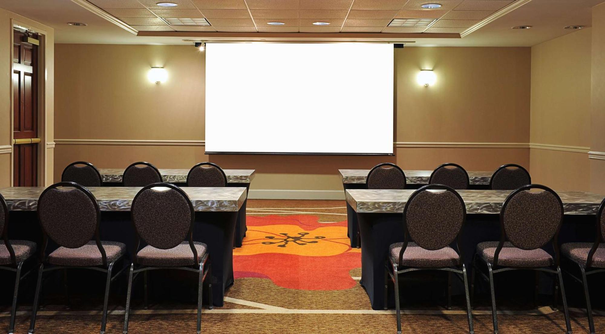 Hilton Garden Inn Virginia Beach Town Center Екстер'єр фото